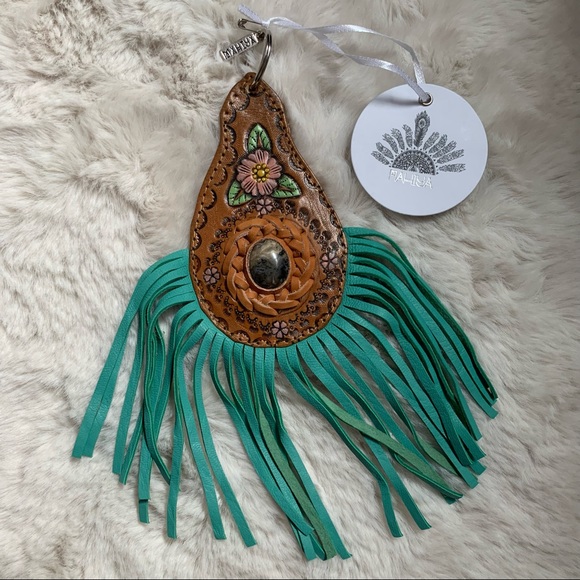 NWT Mahiya oversized cowgirl key ring - Picture 3 of 9